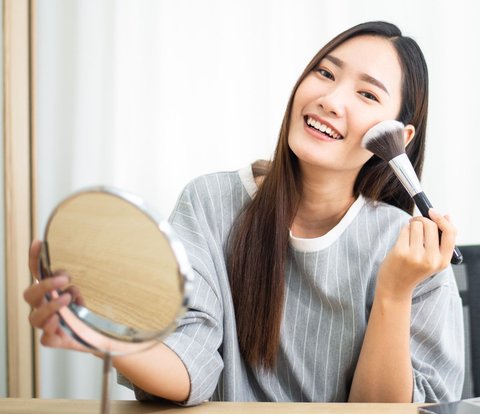 Easier Nose Contouring by Sacrificing 1 Makeup Brush