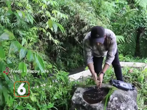 Airnya Dipercaya Bikin Awet Muda, Batu Lesung di Tengah Sawah Lampung Diperkirakan Berusia Hampir 1.000 Tahun