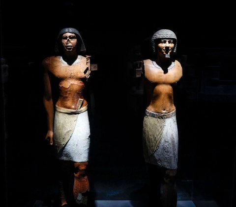 Museum Imhotep yang dianggap sebagai salah satu museum arkeologi paling penting di Mesir akhirnya dibuka kembali setelah renovasi, pada 3 Desember 2023. Museum ini berlokasi di kompleks pemakaman raja-raja di Saqqara.<br>