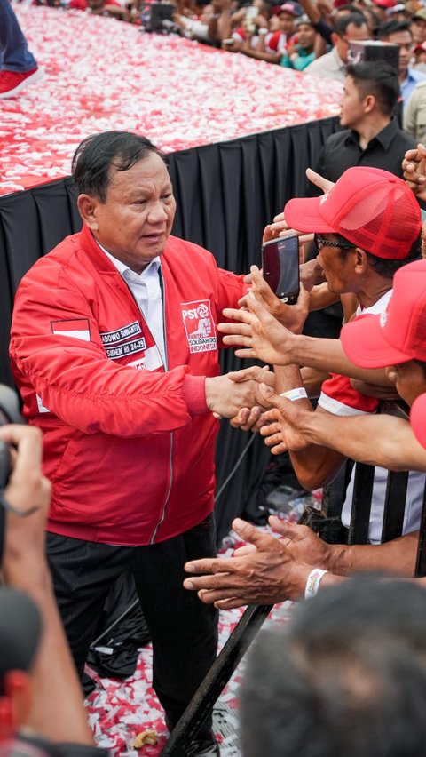 FOTO: Momen Prabowo Sapa Puluhan Ribu Kader yang Hadiri HUT ke-9 PSI di Semarang