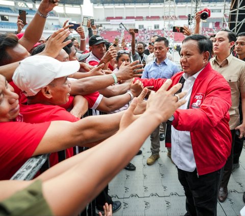 Partai Solidaritas Indonesia (PSI) menggelar perayaan hari ulang tahun (HUT) ke-9 di Stadion Jatidiri, Semarang, Jawa Tengah, Sabtu (9/12/2023). Momen ini dihadiri oleh calon presiden nomor urut 2, Prabowo Subianto.