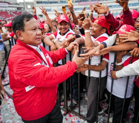 FOTO: Momen Prabowo Sapa Puluhan Ribu Kader yang Hadiri HUT ke-9 PSI di Semarang