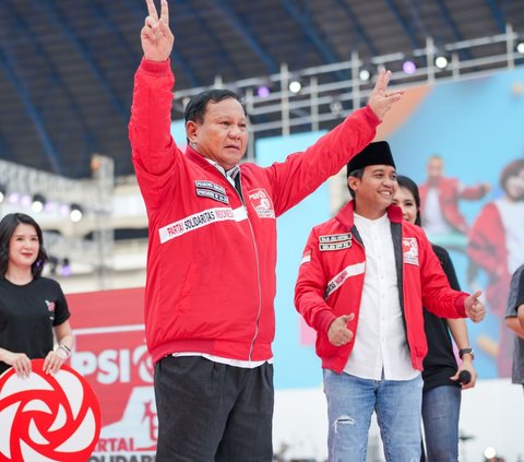 FOTO: Momen Prabowo Sapa Puluhan Ribu Kader yang Hadiri HUT ke-9 PSI di Semarang