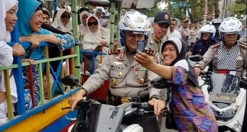 Komjen Rycko salah satu pati polri yang memiliki karier moncer di kepolisian. Beberapa jabatan strategis pernah didudukinya.