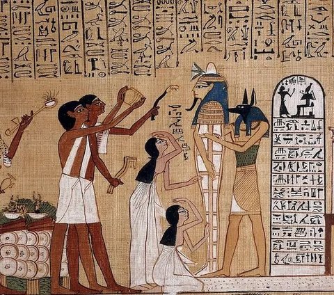 Selain itu, diperkirakan sejak 5000 SM, orang Mesir Kuno sudah biasa memproduksi bubuk dibuat dari cangkang telur dan batu apung sebagai pasta gigi.