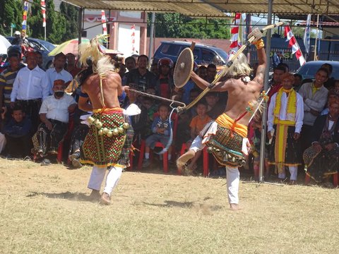 Tarian Perang Khas Manggarai