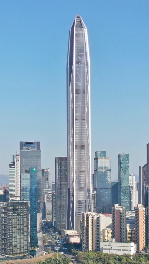 Ping An International Finance Centre di Shenzhen, China memiliki tinggi 599,1 meter.