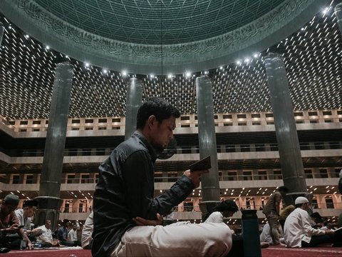 Malam lailatul qadar termasuk waktu yang mustajab atau waktu yang mudah dikabulkannya doa.