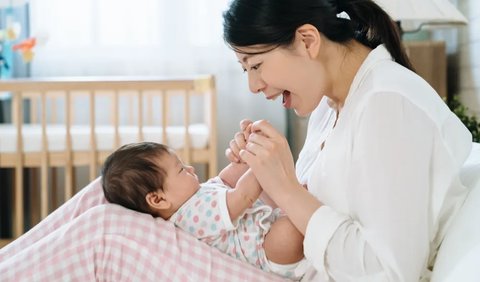 Bayi Baru Lahir Dianggap Berumur 1 Tahun