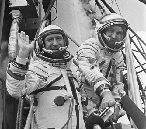 Wujud Pakaian Astronot NASA dari Tahun ke Tahun