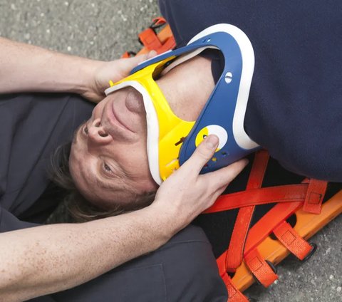 Alat Medis yang Biasanya Digunakan untuk Melakukan Pertolongan Pertama Korban Kecelakaan