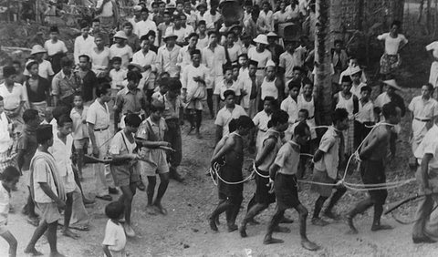 Para Taruna Akademi Militer Yogyakarta juga mengalami kejadian serupa di Pacitan.