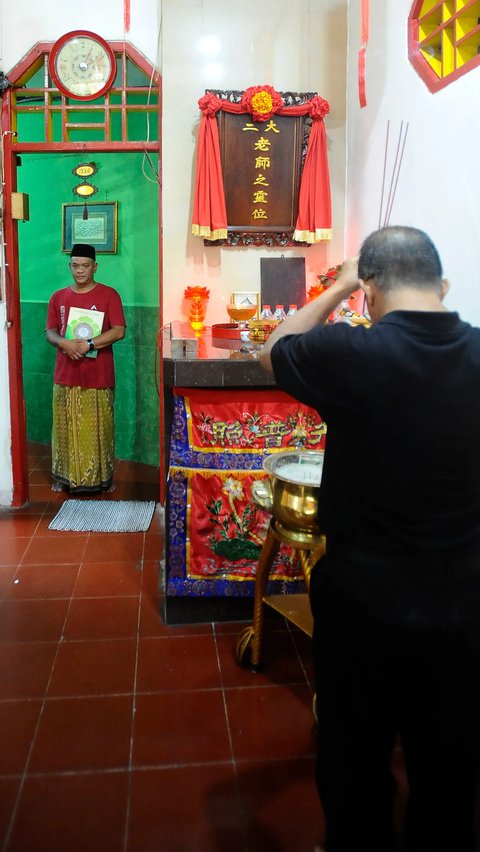 Di Pulo Geulis berdiri Kelenteng tertua di Kota Bogor. Pan Kho Bio.