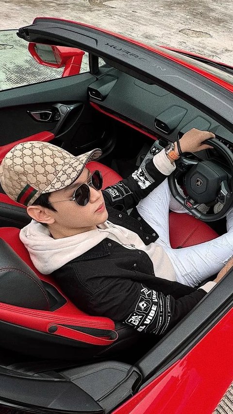 Flexing menjadi modal bagi 'crazy rich' seperti Indra Kenz, Doni Salmanan hingga teranyar Wahyu Kenzo untuk menjerat 'korban' dalam investasi bodong yang dikelolanya.