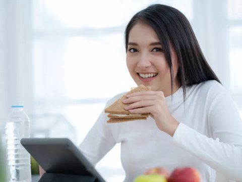 Tips Mengatasi Rasa Lapar dengan Sehat di Musim Hujan