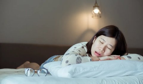 Posisi Tidur Miring atau Tengkurap