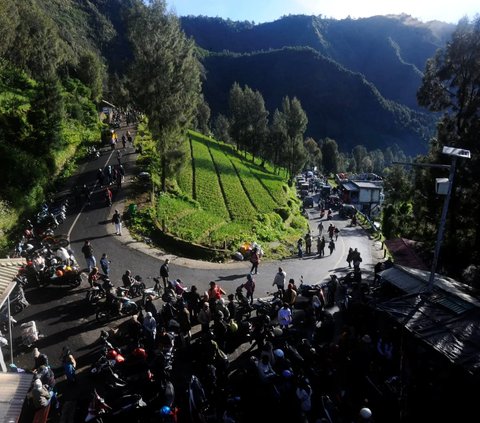 Mengintip Keindahan Kaldera Bromo