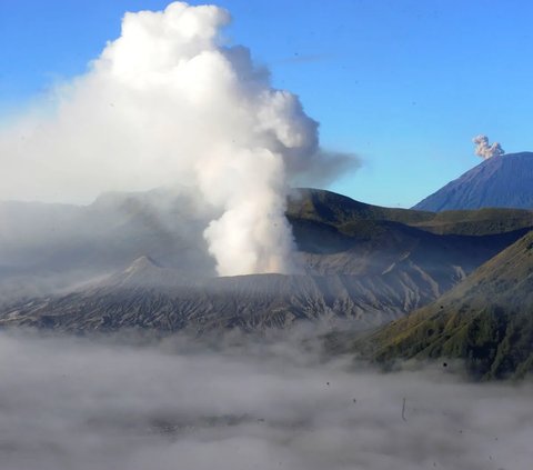 Mengintip Keindahan Kaldera Bromo