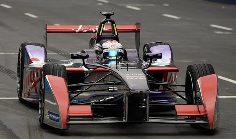 Presiden Joko Widodo (Jokowi) dan Pj Gubernur DKI Jakarta Heru Budi Hartono akan hadir untuk menyaksikan event Formula E 2023 di Sirkuit Ancol pada Juni mendatang.