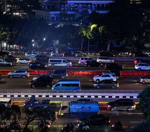 Wakil Ketua DPRD DKI Jakarta, Rani Mauliani menerangkan, kemacetan parah di beberapa titik di Jakarta kerap terjadi pada jam berangkat dan pulang kerja.