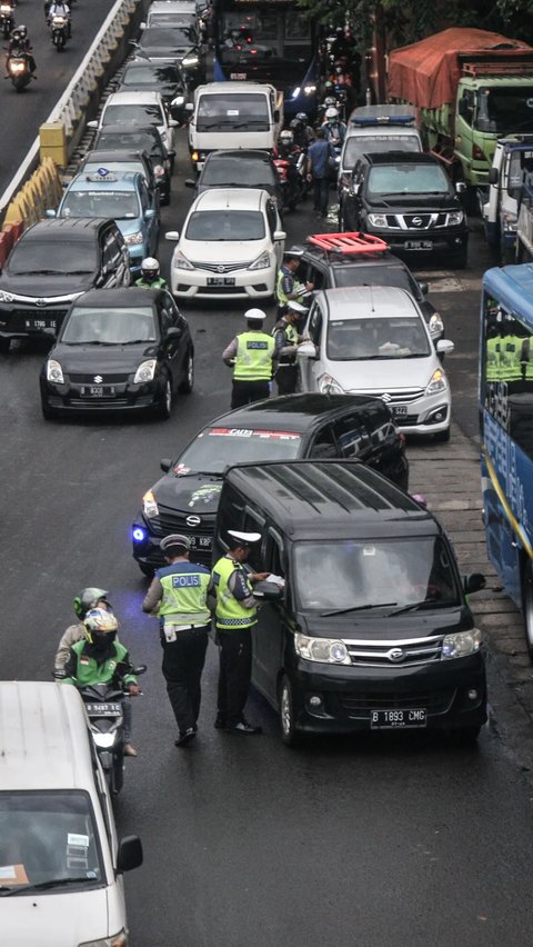 Ketika pengendara terkena tilang dalam satu wilayah, sampai batas akhir maka SIM-nya akan dicabut.