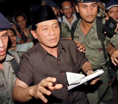 Detik-Detik Lengsernya Rezim Soeharto