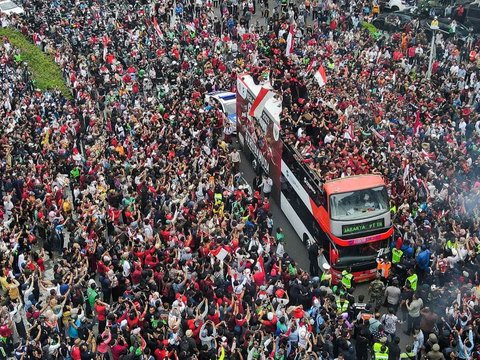 Meriahnya Arak-Arakan Pemain Timnas Indonesia