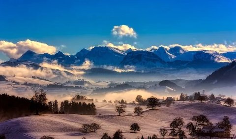 Hal lain yang terkenal di Swiss adalah beragam produk cokelat buatannya.