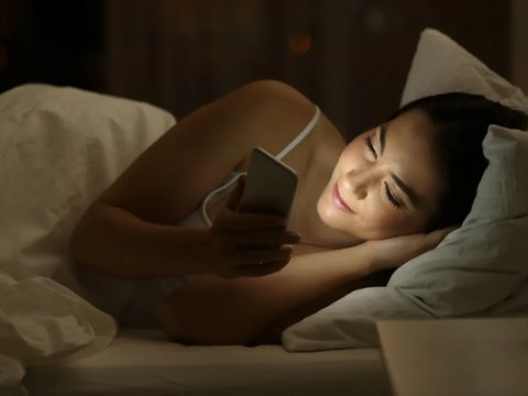 Sleep Call, Tren Masa Kini yang Kerap Dilakukan Oleh Banyak Pasangan