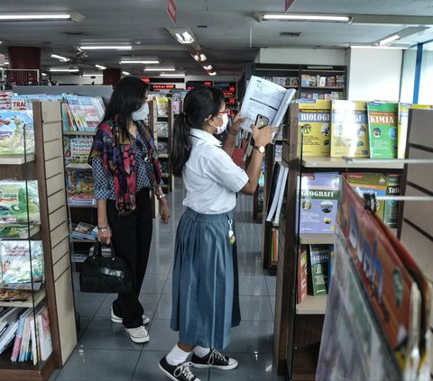 Toko Buku Gunung Agung kini gulung tikar. Tinggal menghitung hari seluruh tokonya ditutup total.