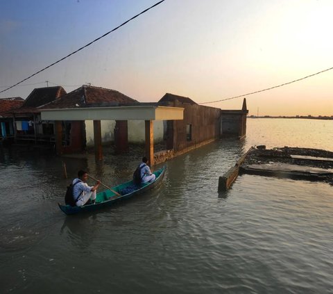 Pergi Sekolah Naik Perahu