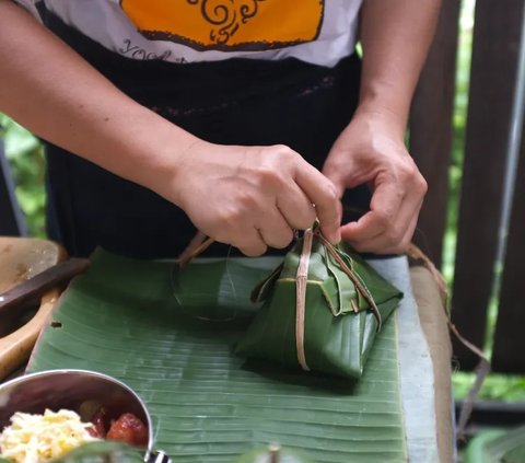 Penggunaan daun pisang dalam dunia kuliner juga tak memiliki bahaya apapun, termasuk pada kesehatan tubuh manusia.