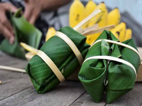 Mengapa Orang Indonesia Sering Menggunakan Daun Pisang Sebagai Pembungkus Makanan?