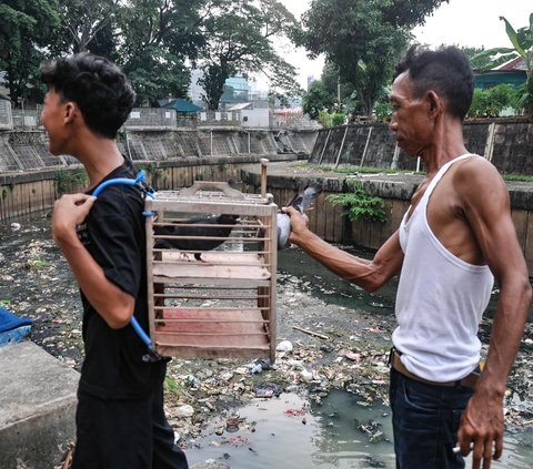 Kehidupan di Bantaran Ciliwung