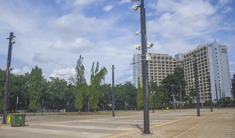 Masih di sekitaran Senayan, tempat ini juga tongkrongan muda mudi Jakarta era 90-an. Parkir Timur Senayan pada masanya selalu dipenuhi anak gaul Jakarta.