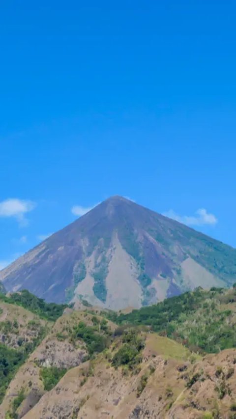 Daftar Gunung Paling Ekstrem di Indonesia, Tertarik Mencoba?
