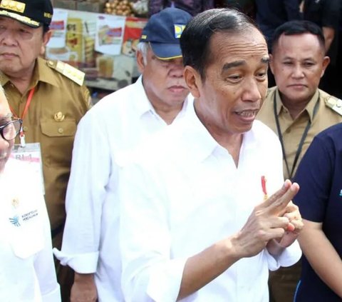Presiden Jokowi janji 6 bulan jalan rusak di Lampung bisa beres. Sampai kucurkan anggaran Rp800 miliar.