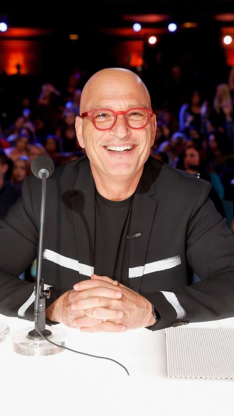 Howie Mendel (67)