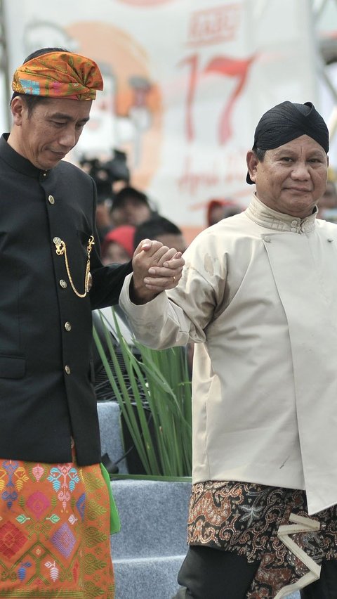 Senyum Prabowo Usai Bertemu Jokowi