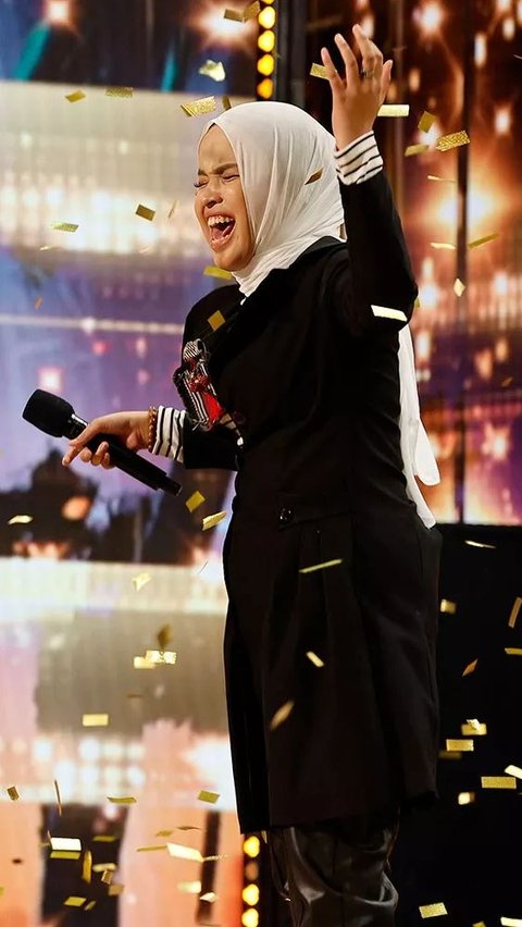 Putri Ariani, asal Indonesia bahkan menerima Golden Buzzer dari Simon Cowell.