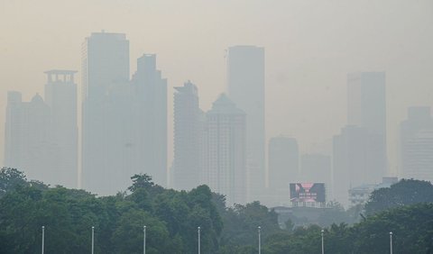 Dinas Lingkungan Hidup (DLH) DKI Jakarta menyebut, buruknya kualitas udara di Jakarta tidak terlepas dari pengaruh emisi yang dihasilkan kawasan Industri di wilayah penyangga Ibu Kota.