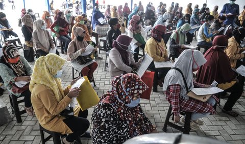 Plt Kepala Dinas Pendidikan (Disdik) DKI Jakarta Syaefuloh Hidayat menemukan ada orang kaya mempunyai rumah dan mobil mewah menerima Kartu Jakarta Pintar (KJP).