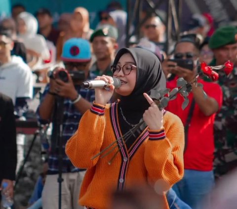 Intip Momen Seru Salma Indonesian Idol Pulang Kampung, Warga Probolinggo Heboh