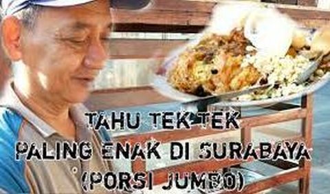 Kamu bisa menikmati hidangan tahu tek lengkap dengan lontong, kentang, hingga telur di Tahu Tek Pak Akhiyat.