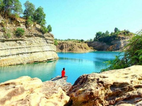 Danau Biru Pengaron