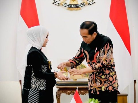 Jokowi Terpukau Suara Emas Putri Ariani