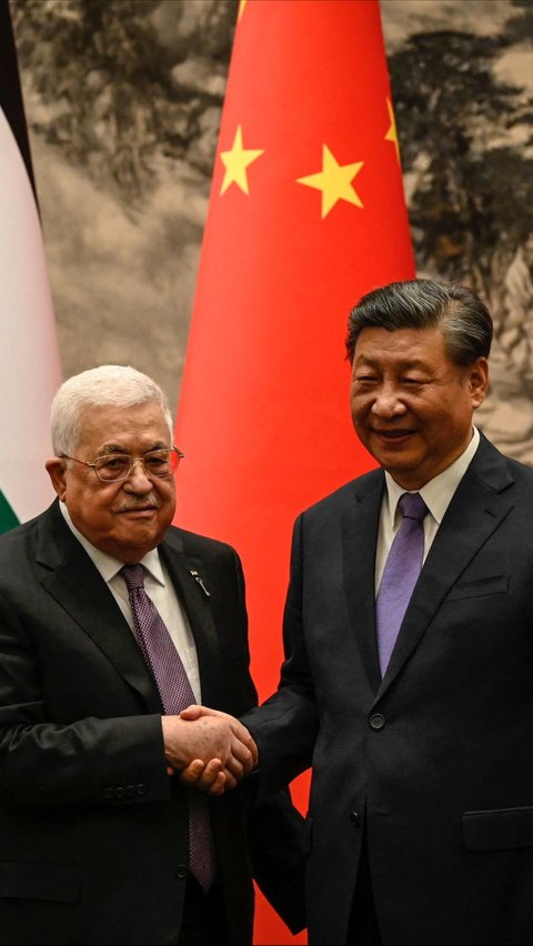 Dukungan kuat tersebut disampaikan Presiden Xi Jinping dalam pertemuannya dengan Presiden Palestina, Mahmoud Abbas di Beijing pada Rabu (14/6/2023) lalu.