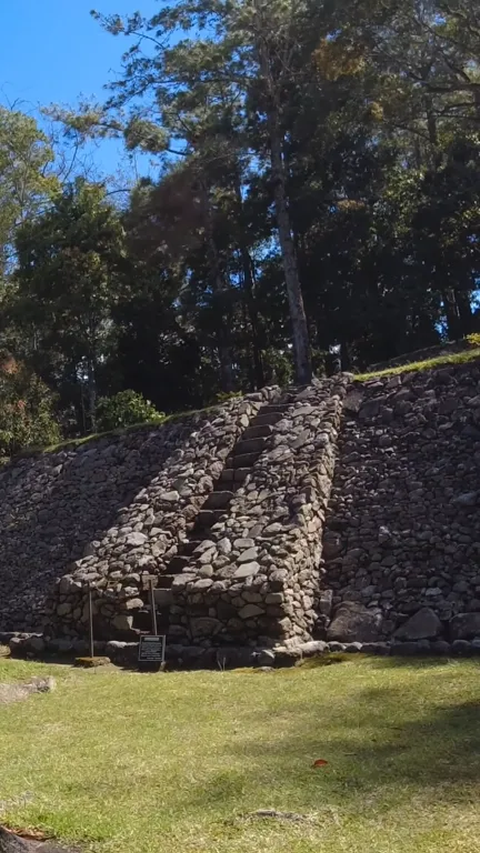 Candi Kethek, Wisata Sejarah di Karanganyar yang Cocok untuk Penyuka Ketenangan