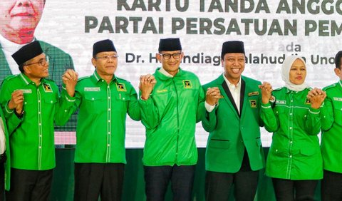 Menparekraf RI Sandiaga Uno resmi bergabung dengan Partai Persatuan Pembangunan (PPP) pada Rabu, (14/6) lalu.