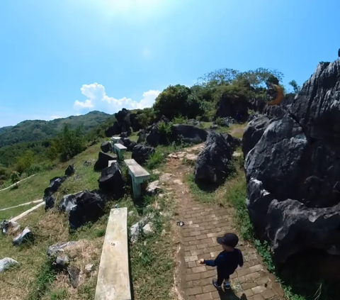 Melihat Indahnya Sukabumi dari Bukit Karangpara, Cocok Dikunjungi saat Akhir Pekan